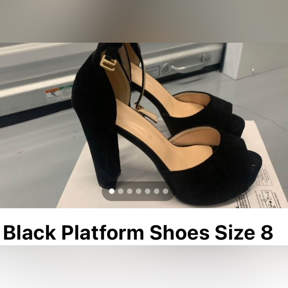 Black Chunky Suede Platform Heels 👠